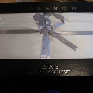 Valeron  Estate Silk Sheet Set (Champaign)